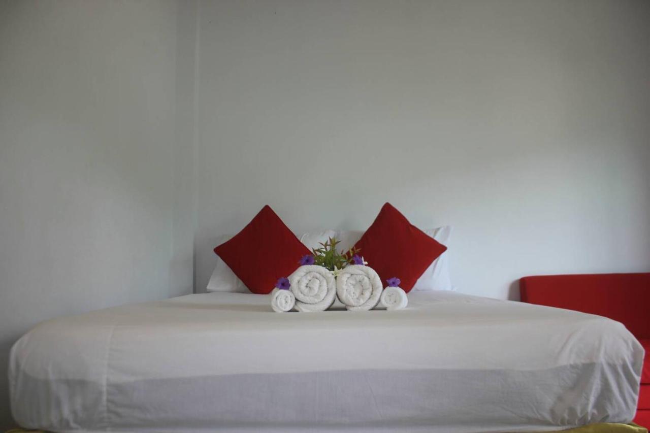 Baan Sri Lanta Sand Koh Lanta Exterior photo